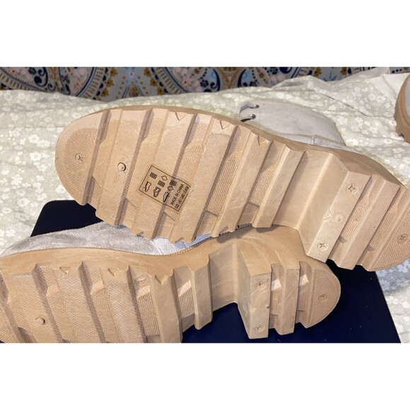 Qupid Women's Heeled Boots Faux Suede Lace Up Camel Size 8 NWT - Picture 5 of 5